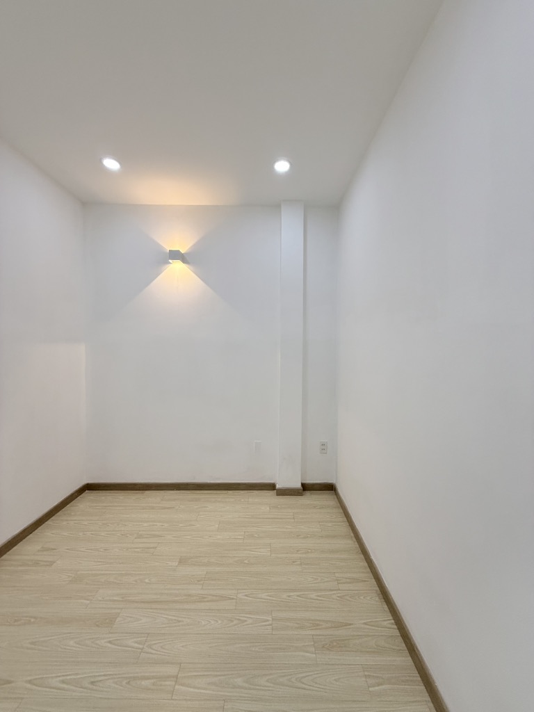 BÁN NHÀ 2 TẦNG SÁT TÂN PHÚ – HẺM XE HƠI – GIÁ TỐT – MỚI ĐẸP Ở LIỀN – 4.87 TỶ - Ảnh 1