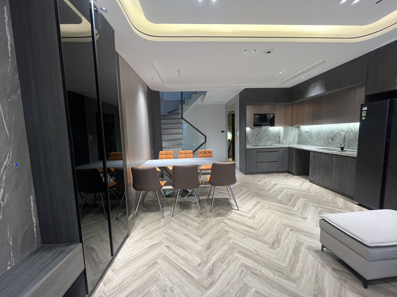 Bán Nhà Phân Lô Phường Sài Đồng, Ngõ Rộng thông, Ôtô Tránh, 75m2, MT 5m, Hơn 15 tỷ - Ảnh 2
