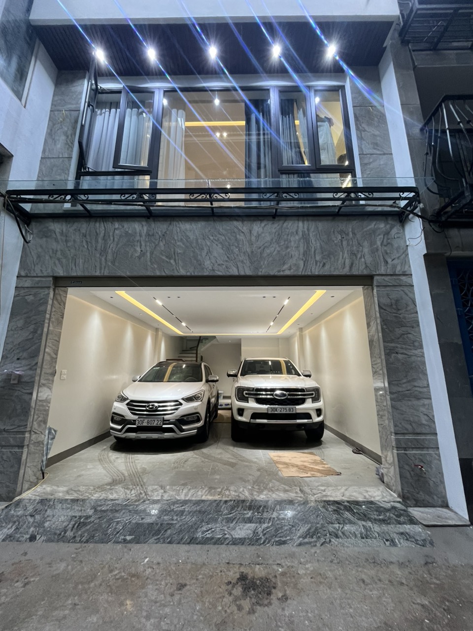 Bán Nhà Phân Lô Phường Sài Đồng, Ngõ Rộng thông, Ôtô Tránh, 75m2, MT 5m, Hơn 15 tỷ - Ảnh chính