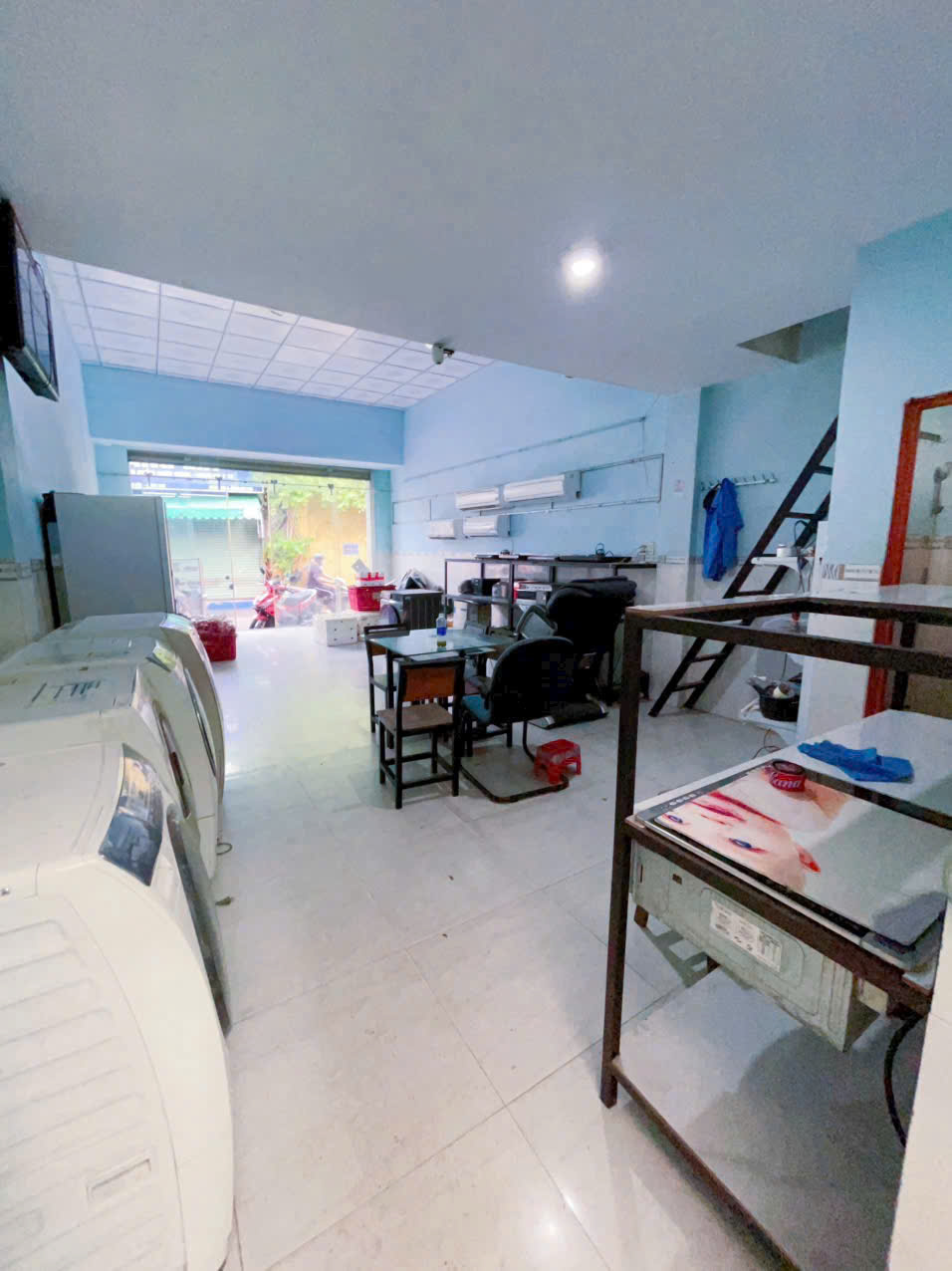 Bán nhà Mặt Tiền chợ Tân Hiệp, đang cho thuê 15tr. Giá bán 5,7 tỷ - Ảnh 1