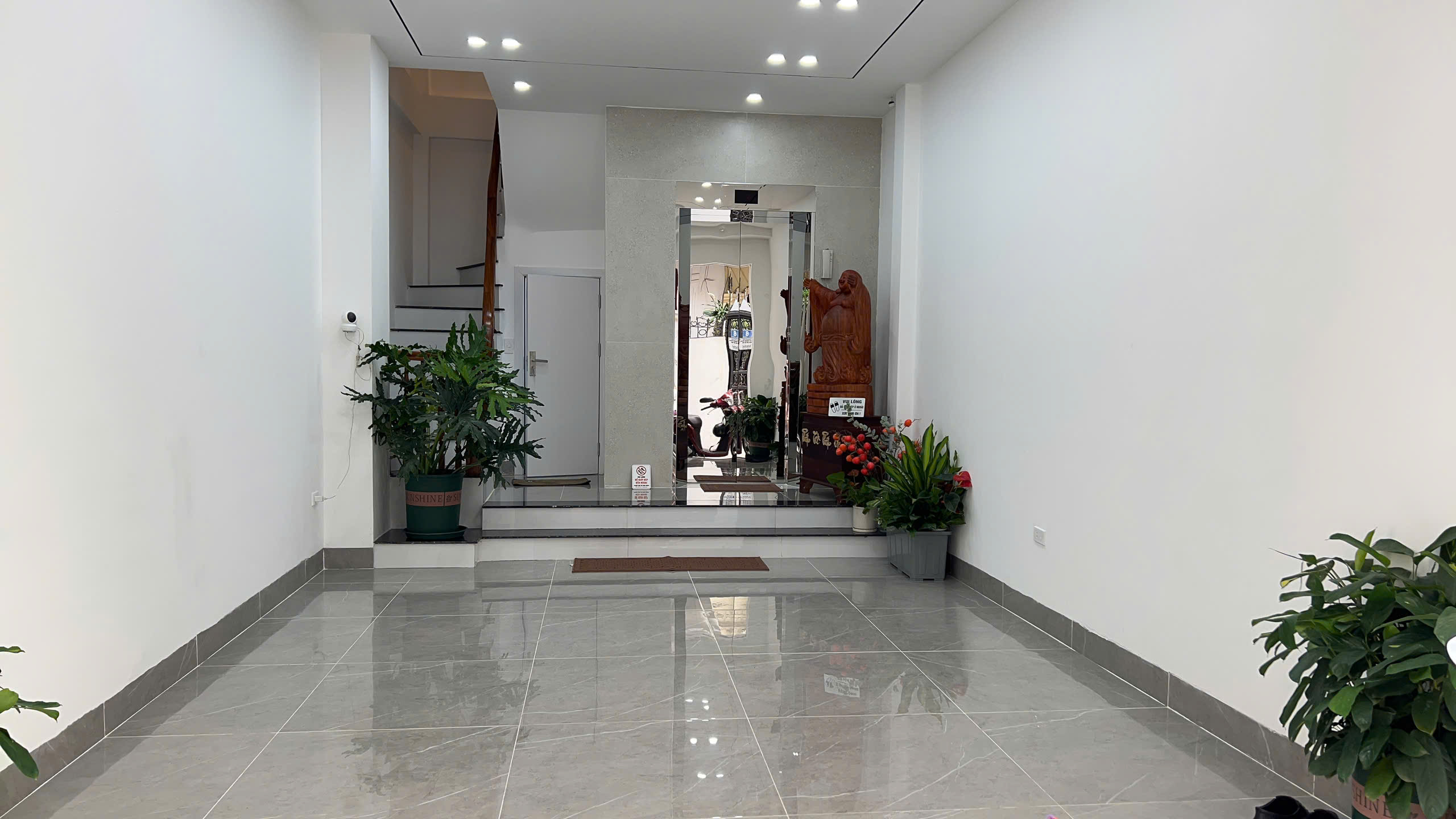 TẦM TIỀN, NHÀ MỚI PHÂN LÔ NGUYỄN VĂN CỪ 40M, 7T, MT4M, THANG MÁY, GARA, FULL NỘI THẤT. - Ảnh 1