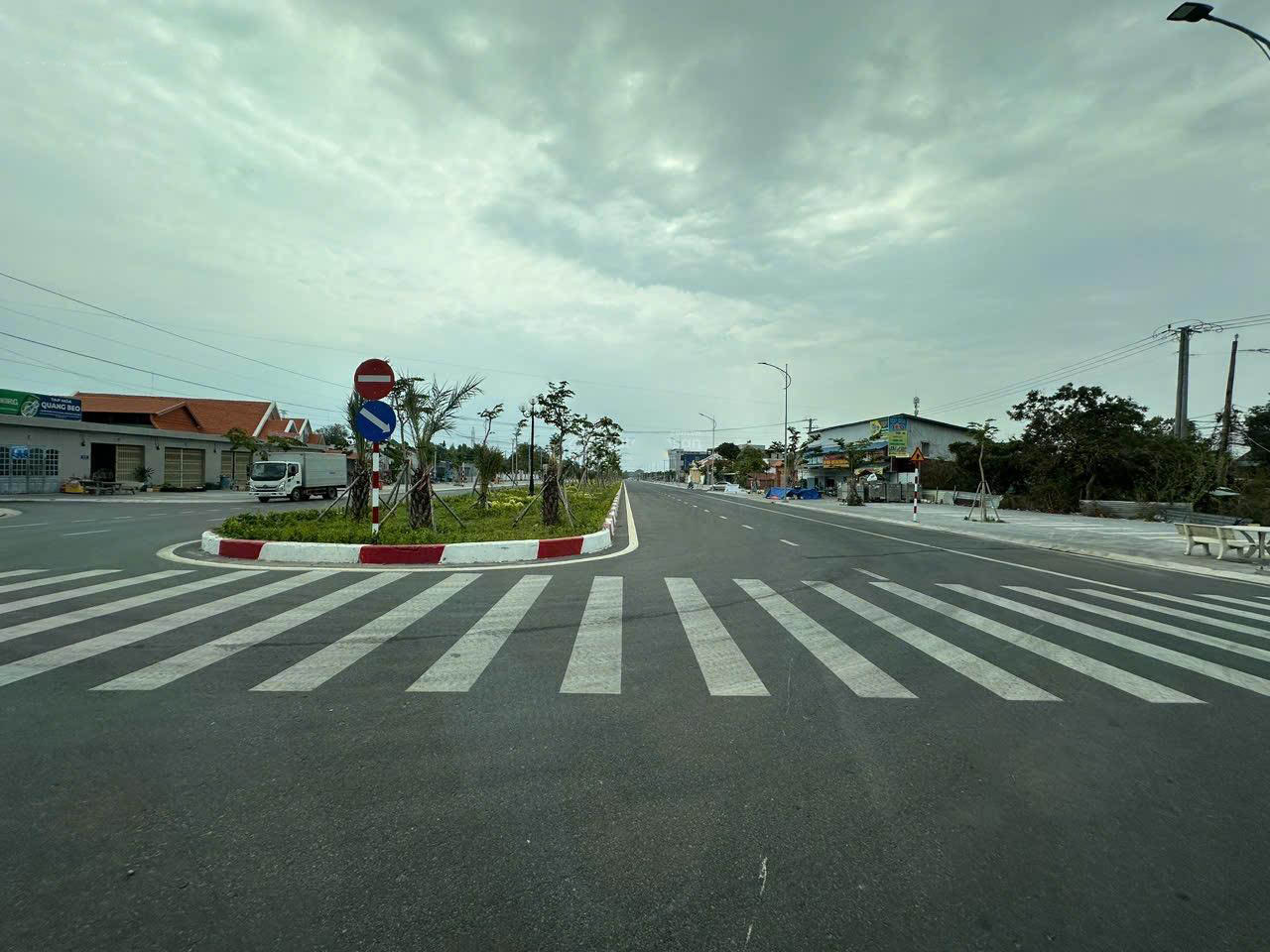 CHÍNH CHỦ BÁN ĐẤT THỔ CƯ SẴN SỔ NGAY MẶT TIỀN TRẦN HƯNG ĐẠO-PHÚ MỸ - Ảnh chính