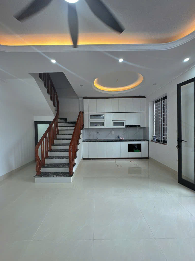 🏡 Bán nhà phố Ngô Gia Tự - 85m², 5 tầng mới kính coong – Ô tô đỗ cổng – Giá nhỉnh 6 tỷ - Ảnh 1