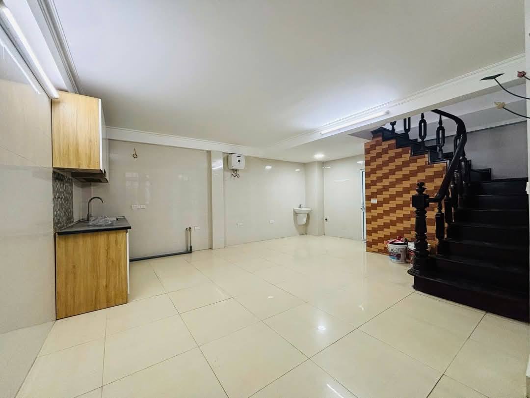 Bán nhà mặt phố Thái Hà 45m2, 3 tầng lô góc, mặt tiền 5.7m giá 36.5 tỷ hiếm Đống Đa - Ảnh 2