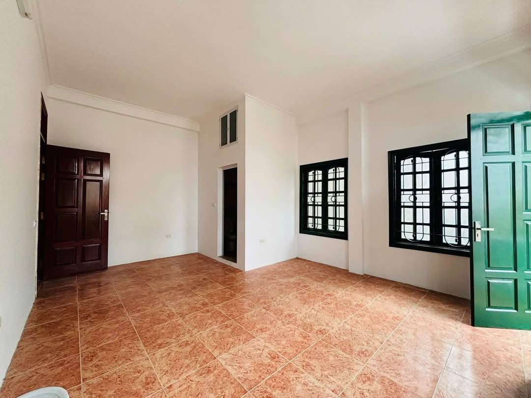Bán nhà mặt phố Thái Hà 45m2, 3 tầng lô góc, mặt tiền 5.7m giá 36.5 tỷ hiếm Đống Đa - Ảnh chính