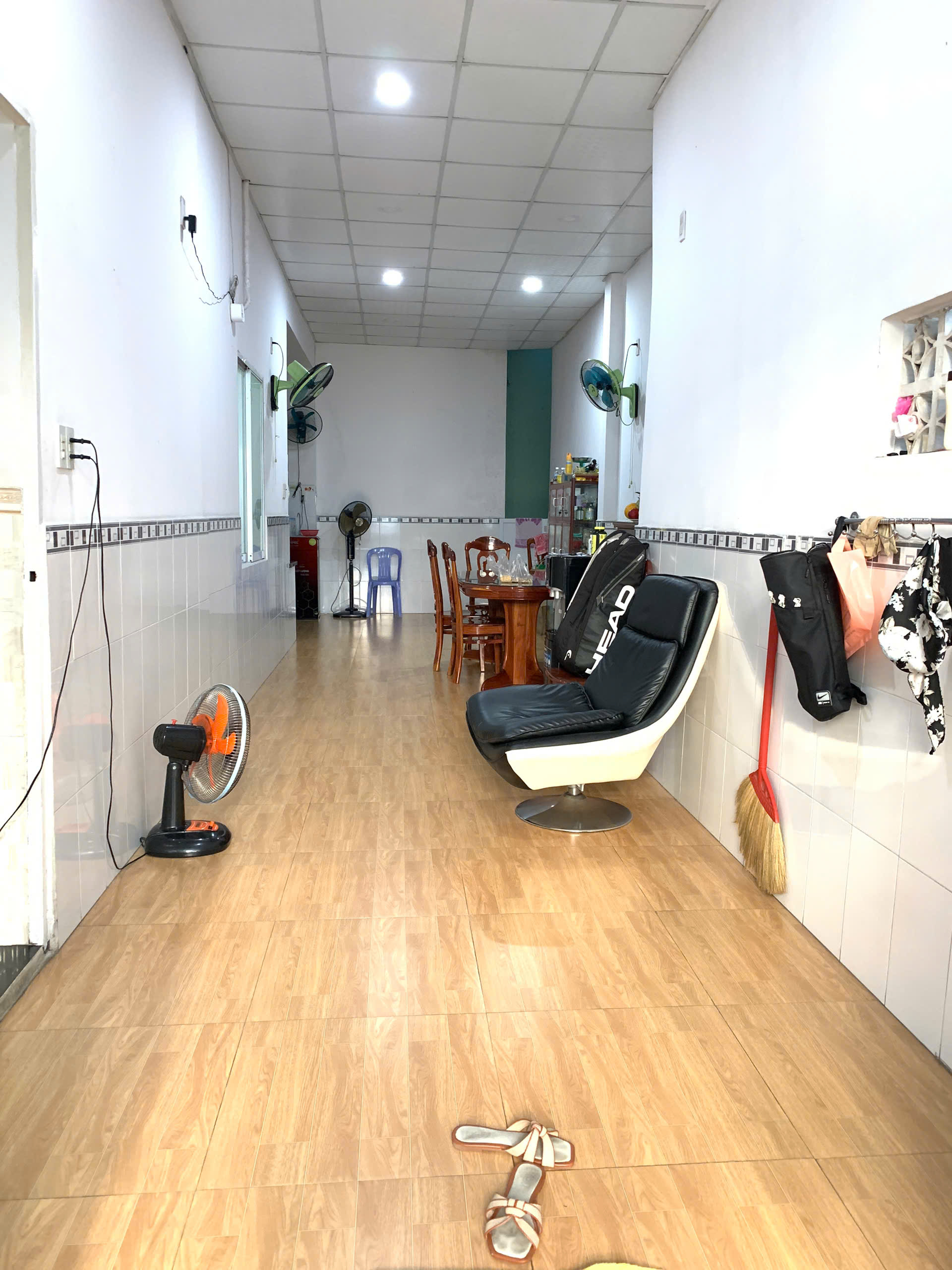 Bán Nhà Mặt Tiền Âu Cơ-Phước Tân<br>DT: 201m2 ngang 11m nở hậu<br>Giá Bán: 23Tỷ Có TL<br>LH: e Ngọc sofia - Ảnh chính