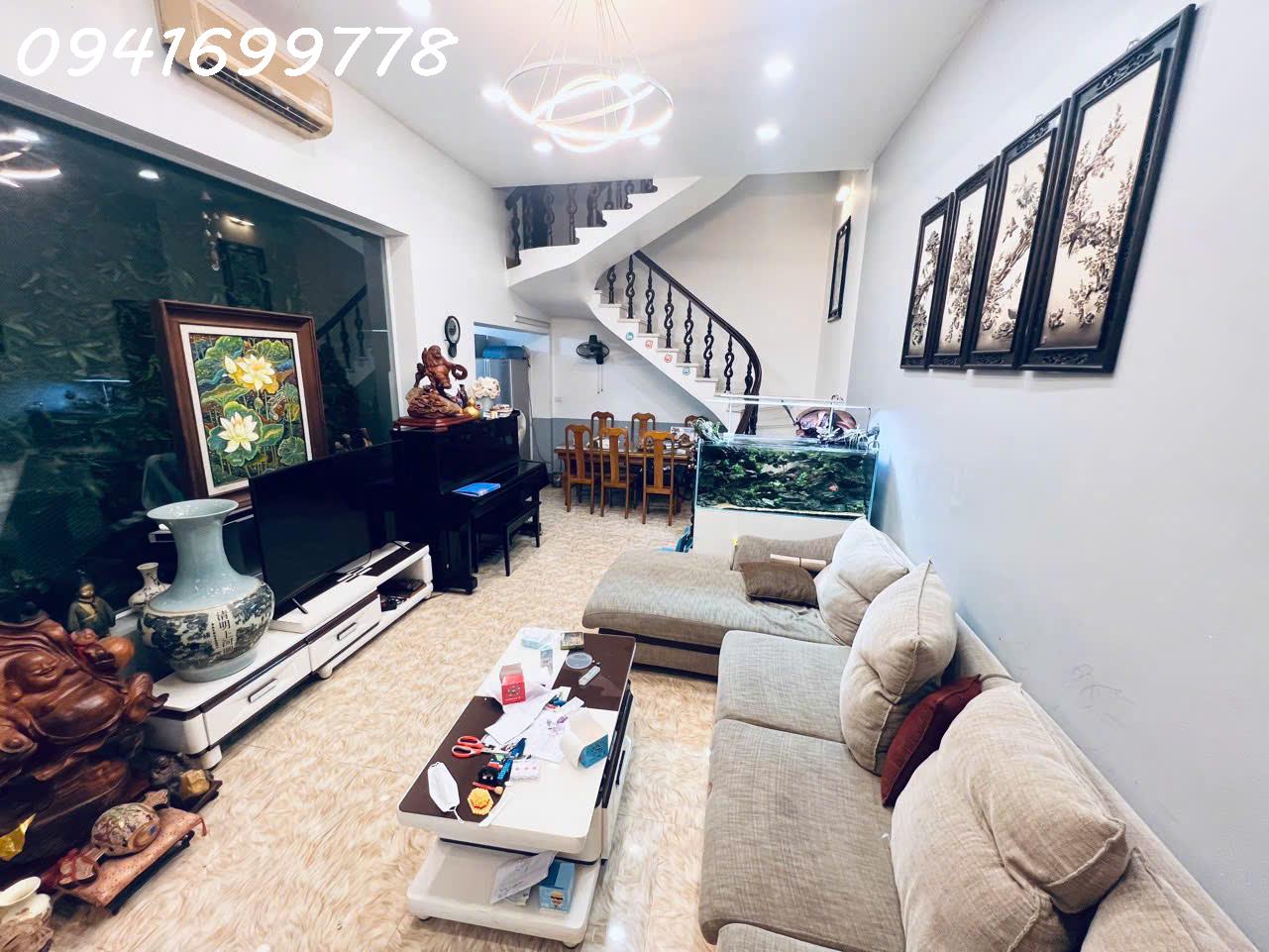 Chính chủ giao bán căn nhà tại trung tâm thành phố HP, nhà hướng Đông Nam - Ảnh 1