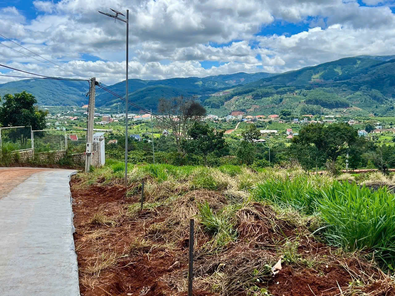ĐẤT ĐẸP - GIÁ TỐT - Vị Trí Đắc Địa Tại Thôn 2 Mê Linh, Lâm Hà, Lâm Đồng - Ảnh chính