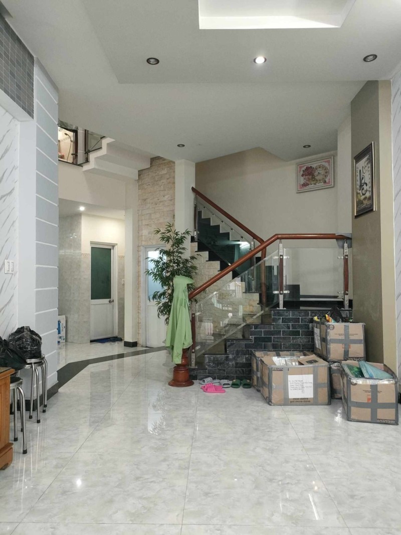► Nhà 60m ra Nguyễn Tất Thành, 135m2, 2 tầng cứng, còn mới, 5PN, 3.xx tỷ ~28tr/m2 - Ảnh 2