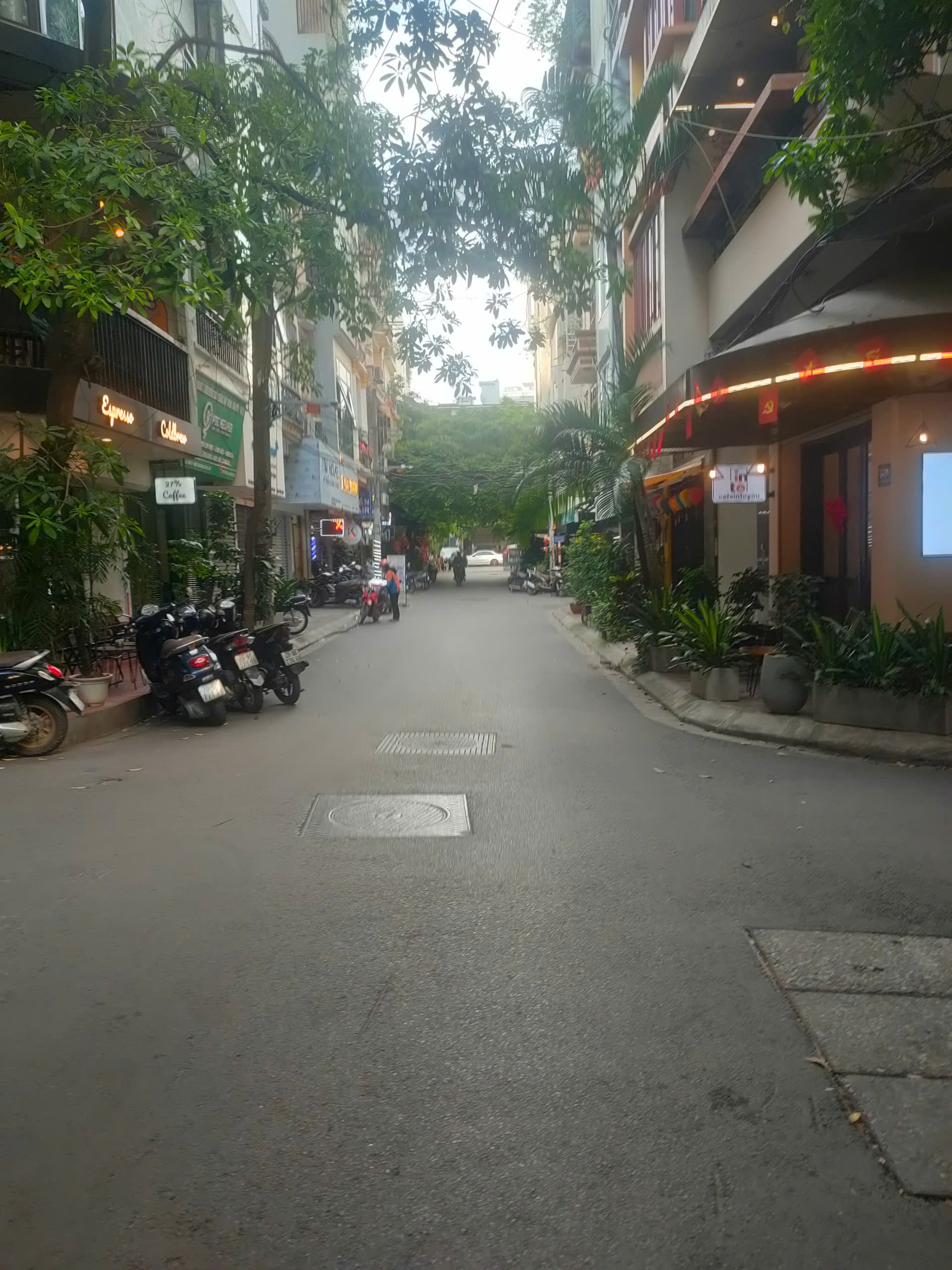 BÁN NHÀ NGUYỄN CHÍ THANH, VỈA HÈ, ÔTÔ TRÁNH, KINH DOANH, DT 50M2 GIÁ 18 TỶ - Ảnh 2