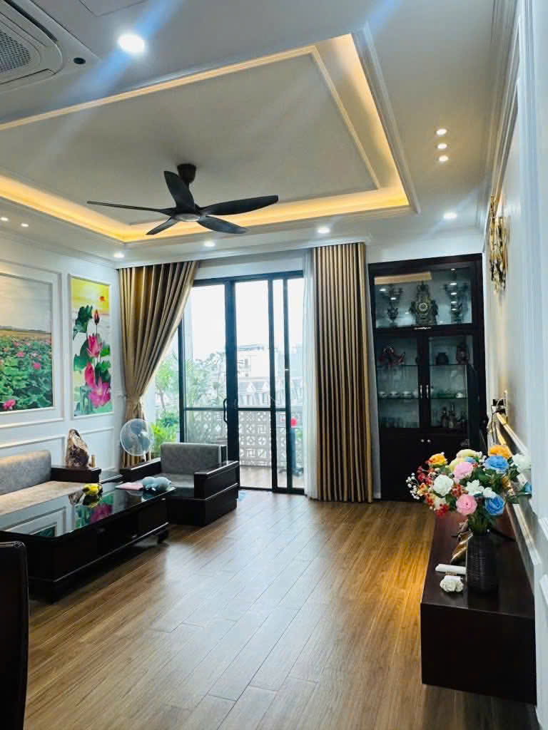 BÁN NHÀ NGUYỄN CHÍ THANH, VỈA HÈ, ÔTÔ TRÁNH, KINH DOANH, DT 50M2 GIÁ 18 TỶ - Ảnh chính