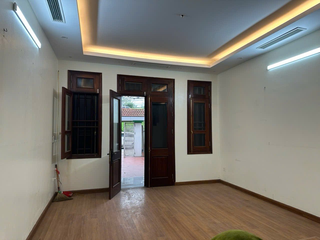 Nhà đẹp long lanh MP Bát Khối, LB giá 16.5 tỷ, 130m2x5T, ẢNH THẬT - Ảnh 2
