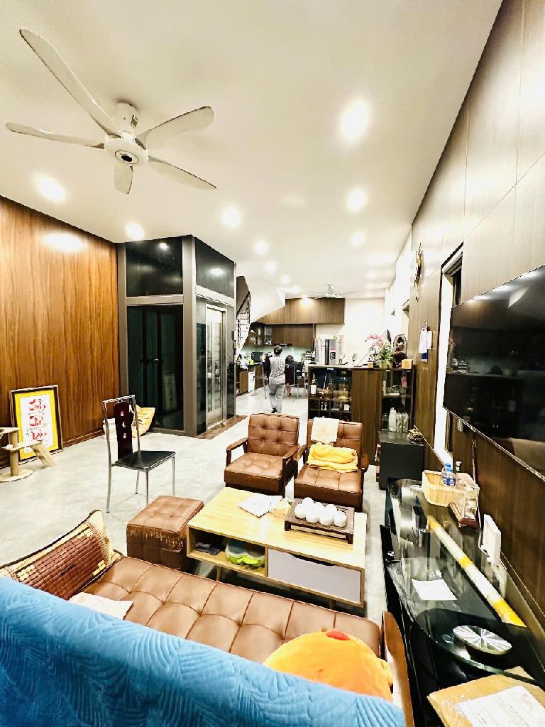 🌈HOÀNG QUỐC VIỆT -LÔ GÓC - THANG MÁY 6 TẦNG - Ô TÔ ĐỖ CỬA NGÀY ĐÊM - 19 TỶ - Ảnh 1