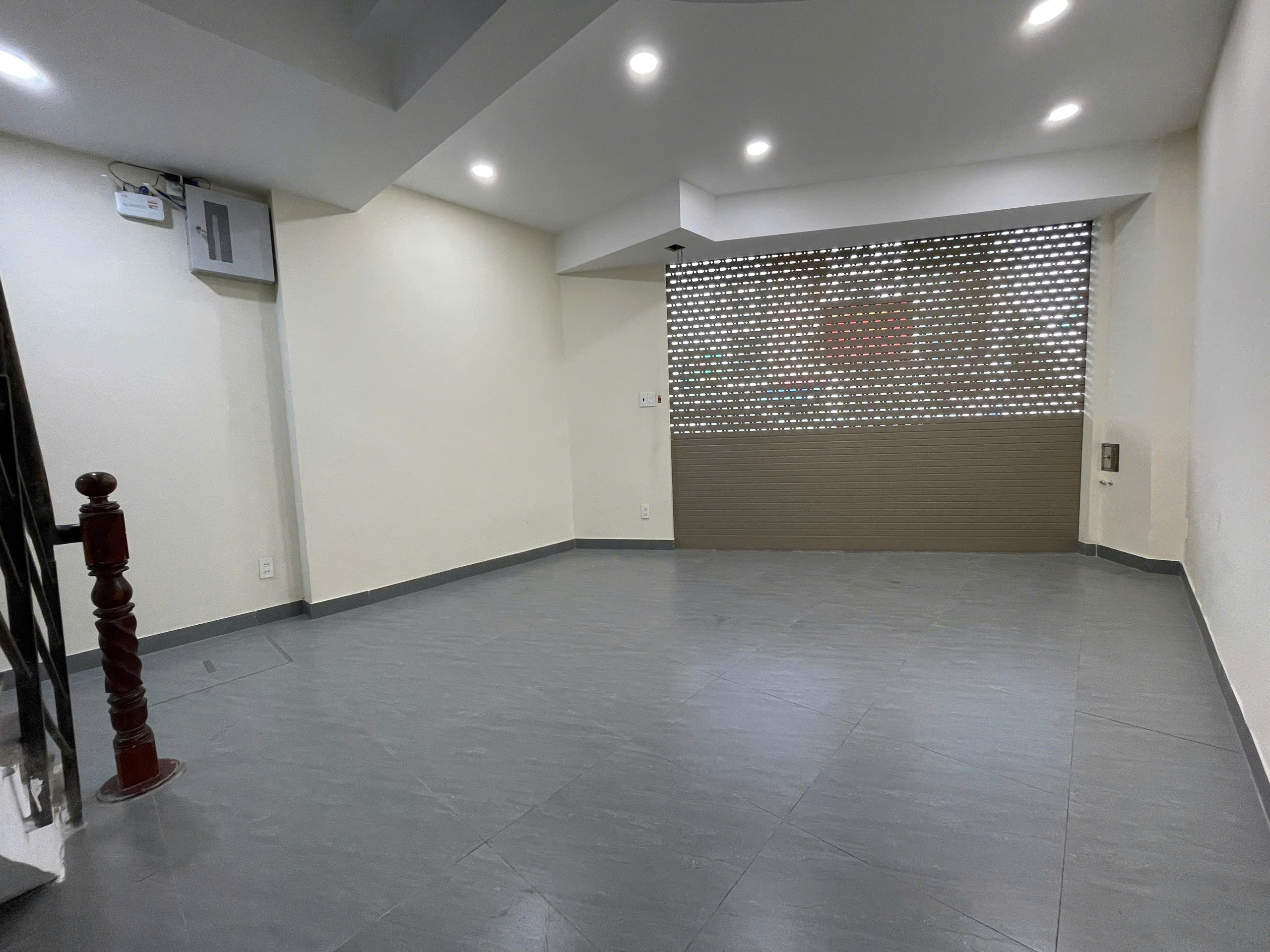 Mặt bằng trệt mới đẹp - CHÍNH CHỦ TẠI TÂN BÌNH - SÂN BAY NHÀ GA T3 MỚI - Ảnh 1