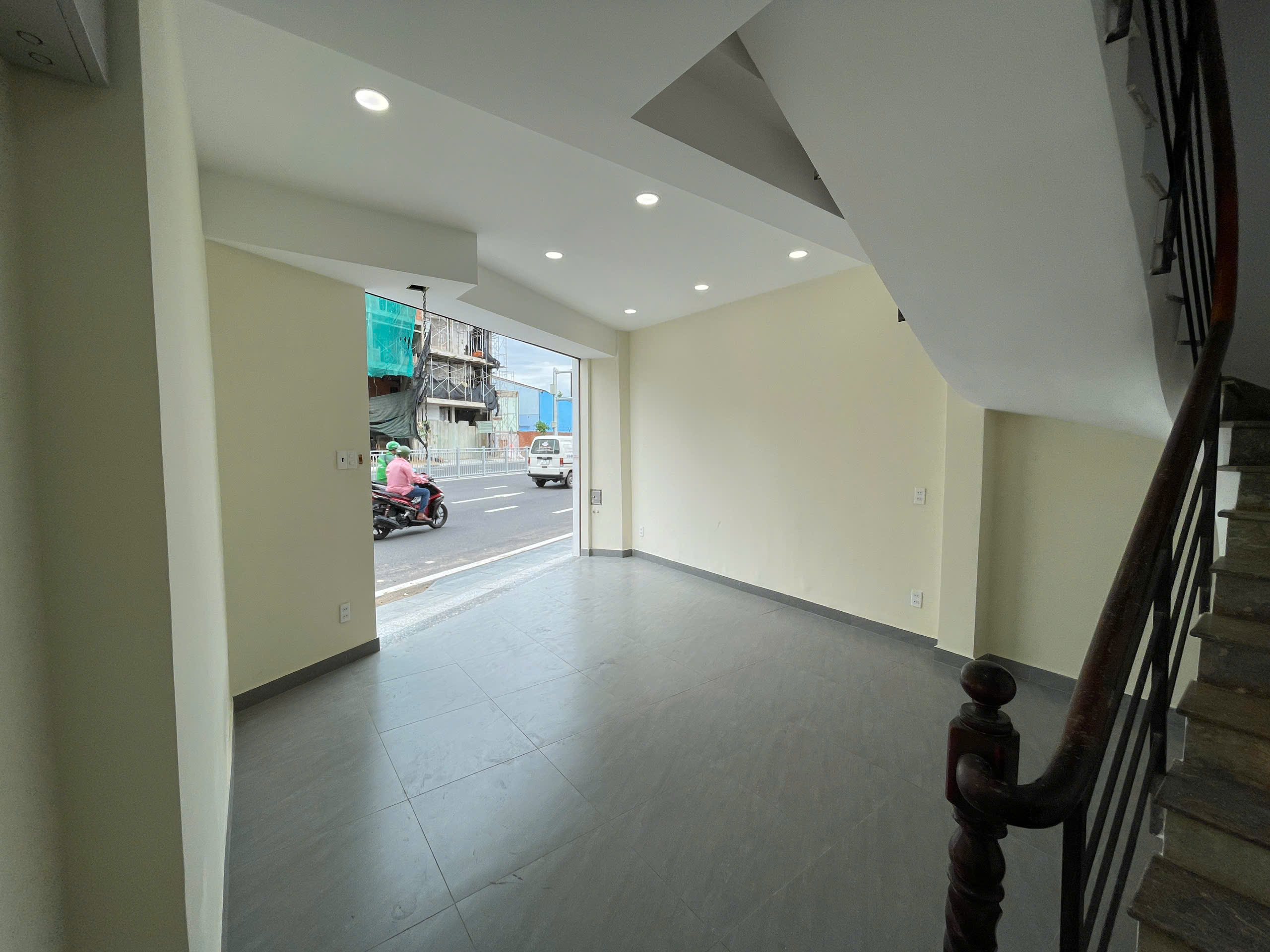Mặt bằng trệt mới đẹp - CHÍNH CHỦ TẠI TÂN BÌNH - SÂN BAY NHÀ GA T3 MỚI - Ảnh 2