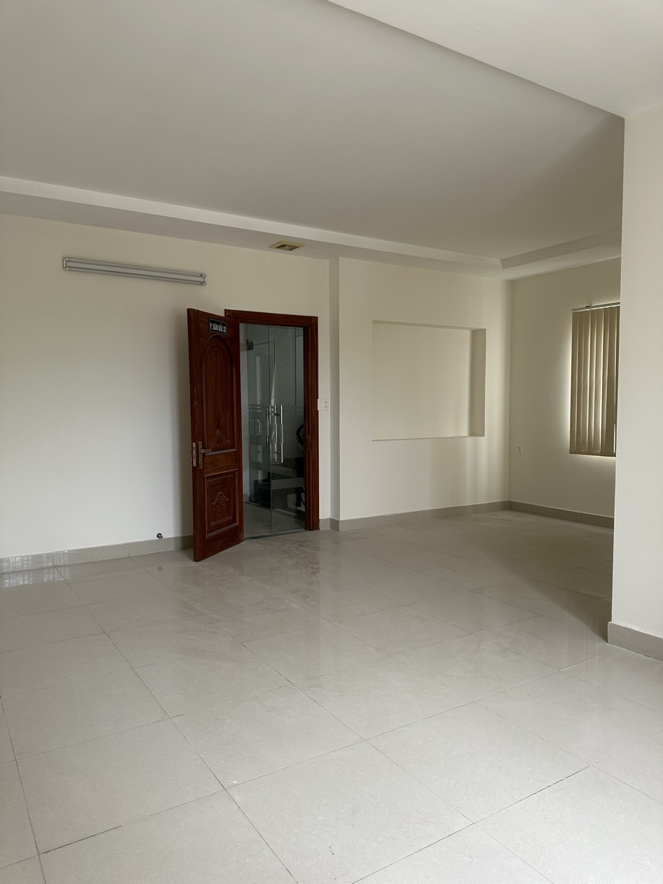 Bán nhà 2 Mặt tiền Nguyễn Duy Trinh - gần Nguyễn Thị Tư, DT: 7,5x26m, 7 tầng, 25,9 tỷ. - Ảnh 1