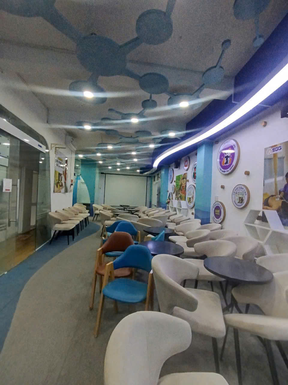 Bán tòa nhà 7 Mặt tiền Phạm Văn Đồng - ngay Gigamail,  8x30m, HĐT 100tr. chào 68 tỷ. - Ảnh 1