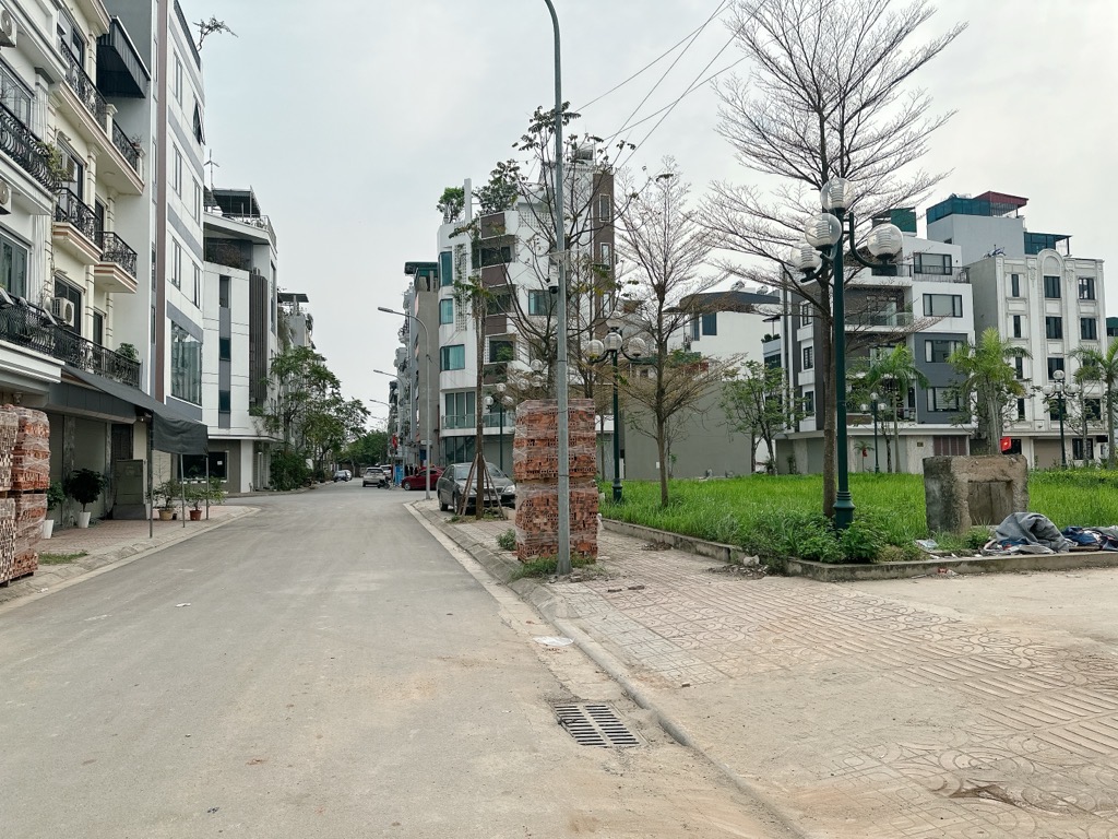 BÁN NHÀ NGỌC THỤY 20 tỷ 60m LÔ GÓC  3 THOÁNG Ô TÔ ĐỖ CỬA,LONG BIÊN - Ảnh 1