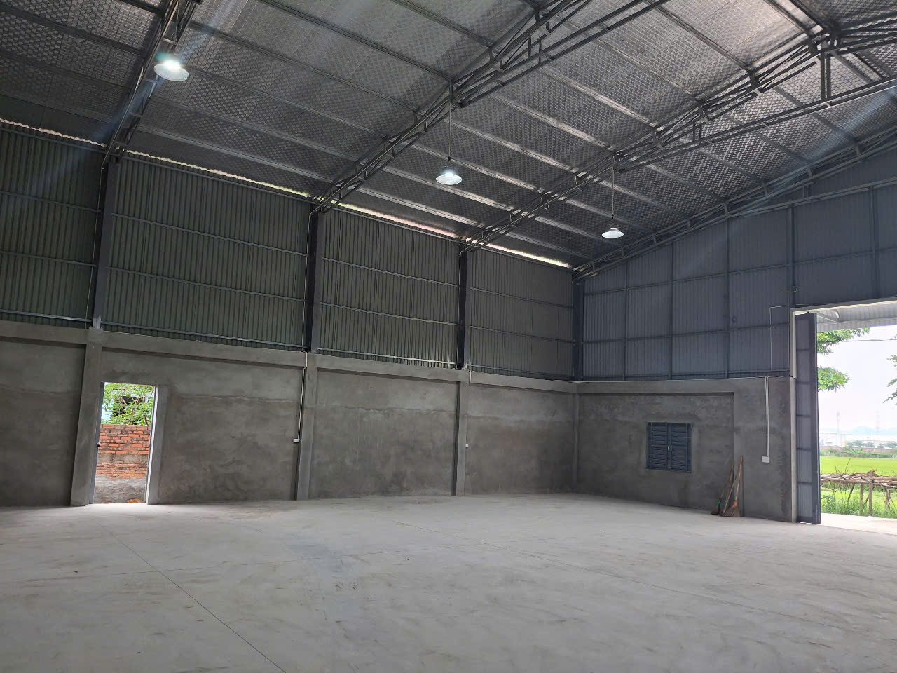 CHO THUÊ NHÀ XƯỞNG 300m² – GẦN KCN QUẾ VÕ 3, BẮC NINH - Ảnh chính