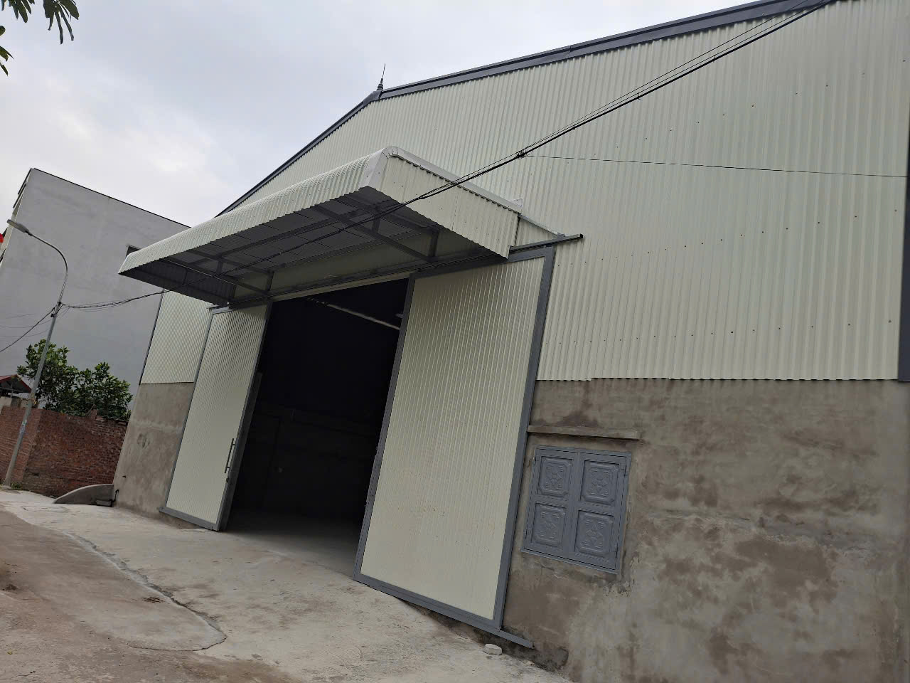 CHO THUÊ NHÀ XƯỞNG 300m² – GẦN KCN QUẾ VÕ 3, BẮC NINH - Ảnh 1