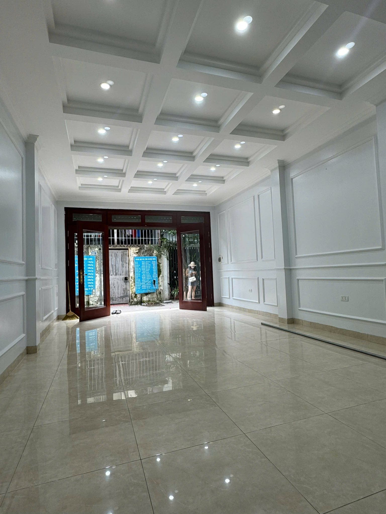 CHỦ CHUYỂN SANG NHÀ TO HƠN CẦN BÁN NHÀ 4 TẦNG MẶT NGÕ HOÀNG QUỐC VIỆT, QUẬN CẦU GIẤY, Ở CỰC LỘC, - Ảnh 1