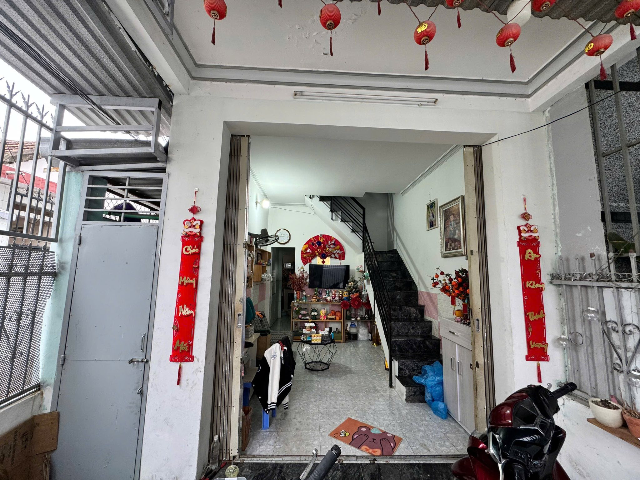 BÁN NHÀ CĂN GÓC 2 TẦNG HẺM HƯƠNG LÔ NGỌC HIỆP GIÁ 1TY9 - Ảnh 1