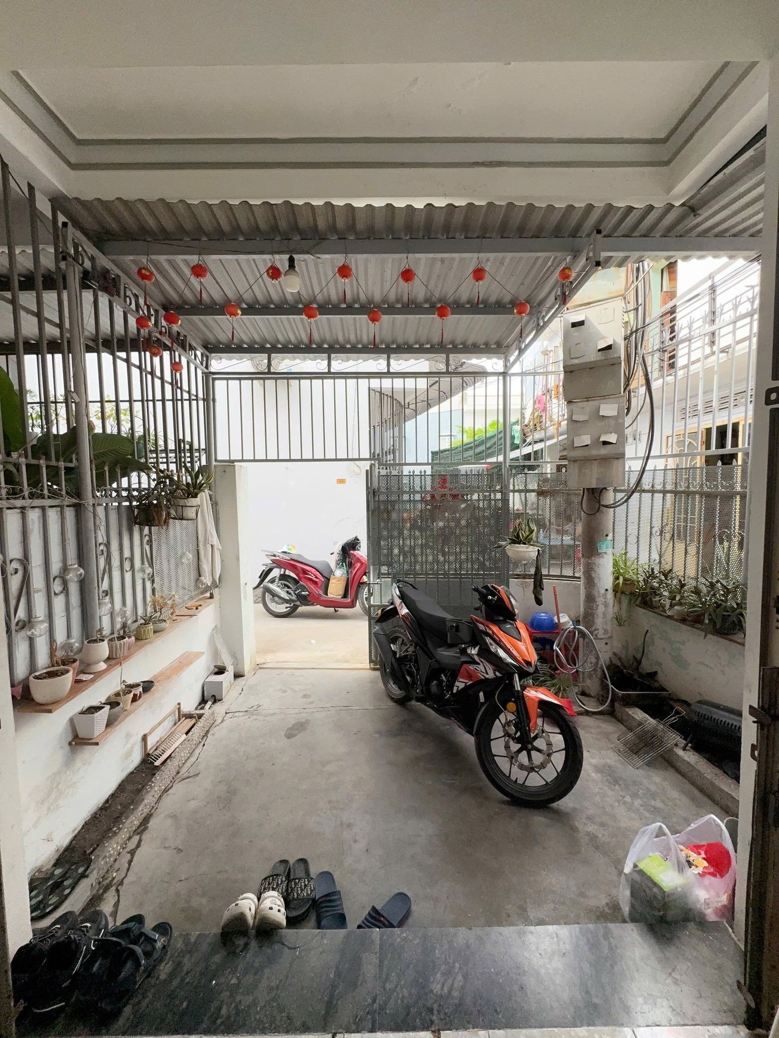 BÁN NHÀ CĂN GÓC 2 TẦNG HẺM HƯƠNG LÔ NGỌC HIỆP GIÁ 1TY9 - Ảnh chính
