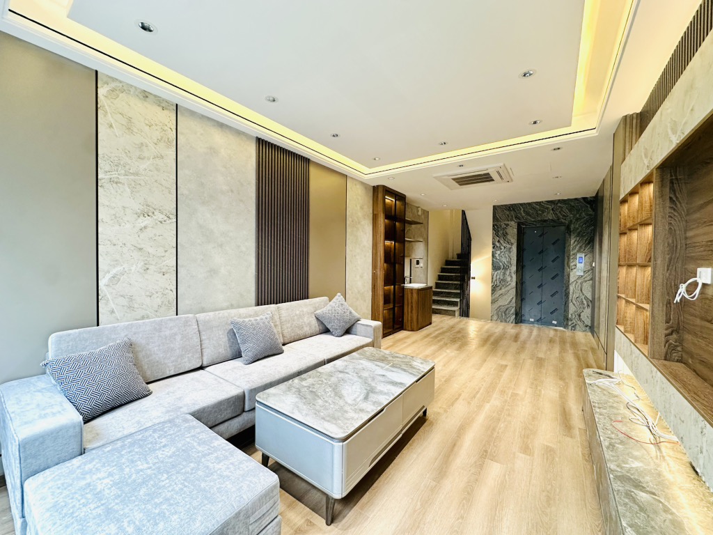 Bán nhà 7T gara thang máy ngõ 174 Ngọc Thuỵ, mới tinh, ngõ thông hơn 11 tỷ còn tl. LH 0936123469 - Ảnh 1