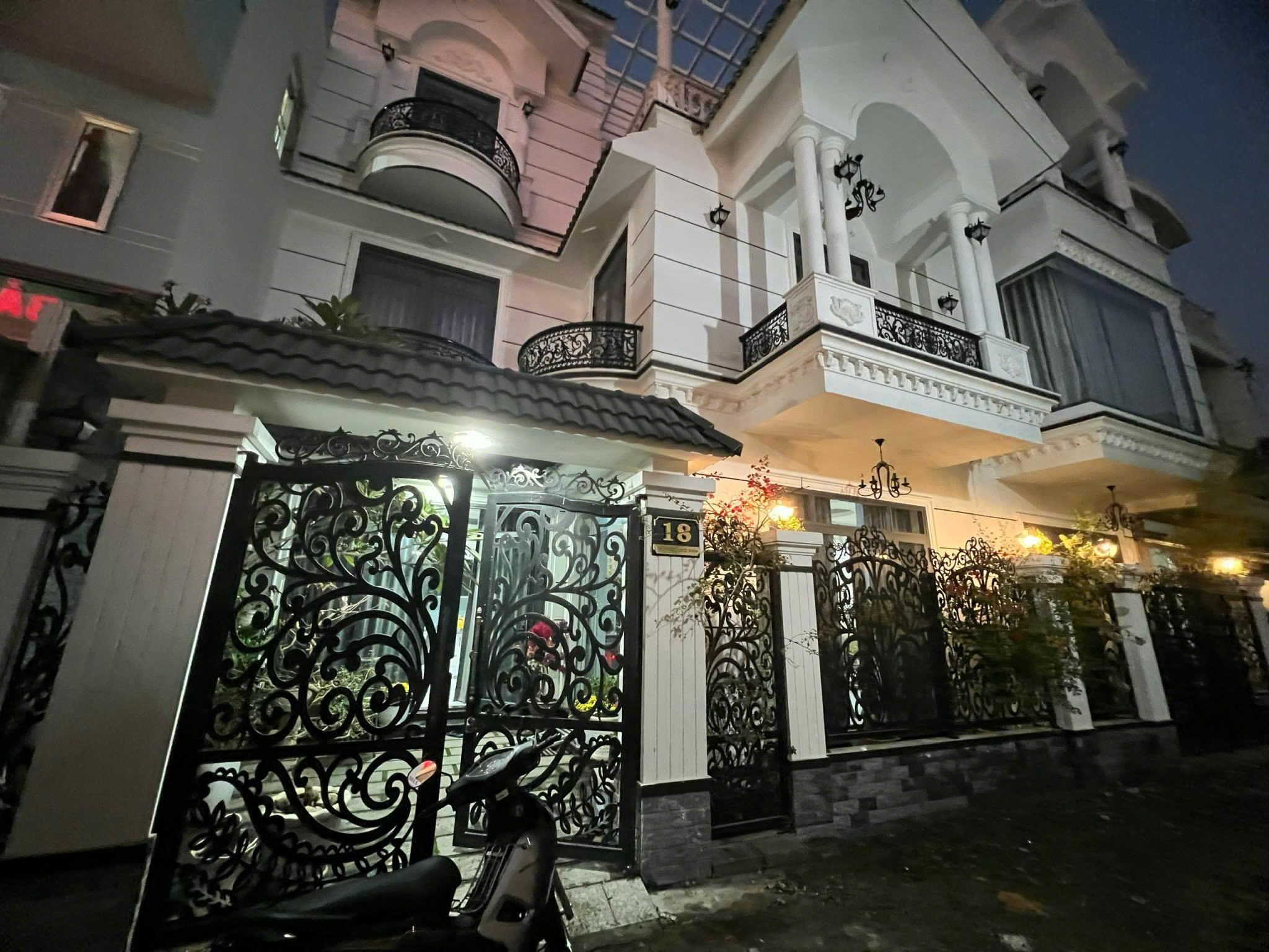 CĂN HỘ MẶT PHỐ TRƯƠNG CÔNG ĐỊNH - PHÚ TRINH, PHAN THIẾT: 100M2, 3 TẦNG, 3 PN, GIÁ 8.2 TỶ - SỔ HỒNG - Ảnh chính