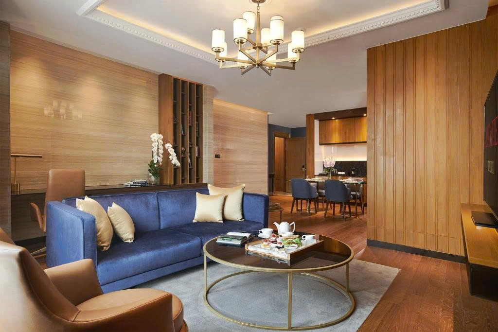 BÁN TÒA APARTMENT MẶT PHỐ DỊCH VỌNG HẬU - 330M² x 10 TẦNG - MT 10M - DÒNG TIỀN 300TR/TH - Ảnh 1