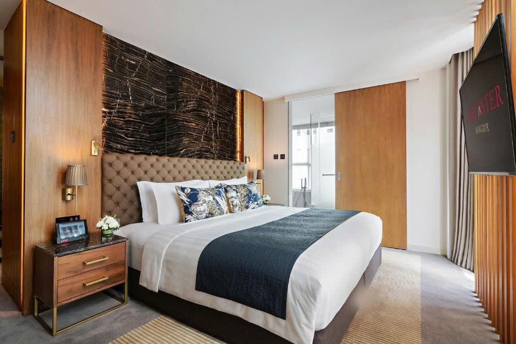 BÁN TÒA APARTMENT MẶT PHỐ DỊCH VỌNG HẬU - 330M² x 10 TẦNG - MT 10M - DÒNG TIỀN 300TR/TH - Ảnh 2