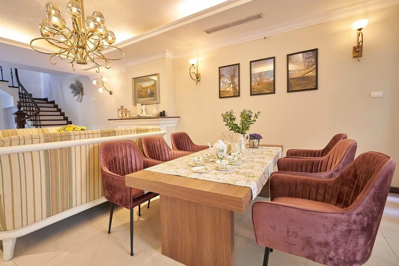 BÁN BIỆT THỰ CIPUTRA KHU D - 306M² - MT 10M - LÔ GÓC - NỘI THẤT SANG TRỌNG- GIÁ 150 TỶ - Ảnh 1