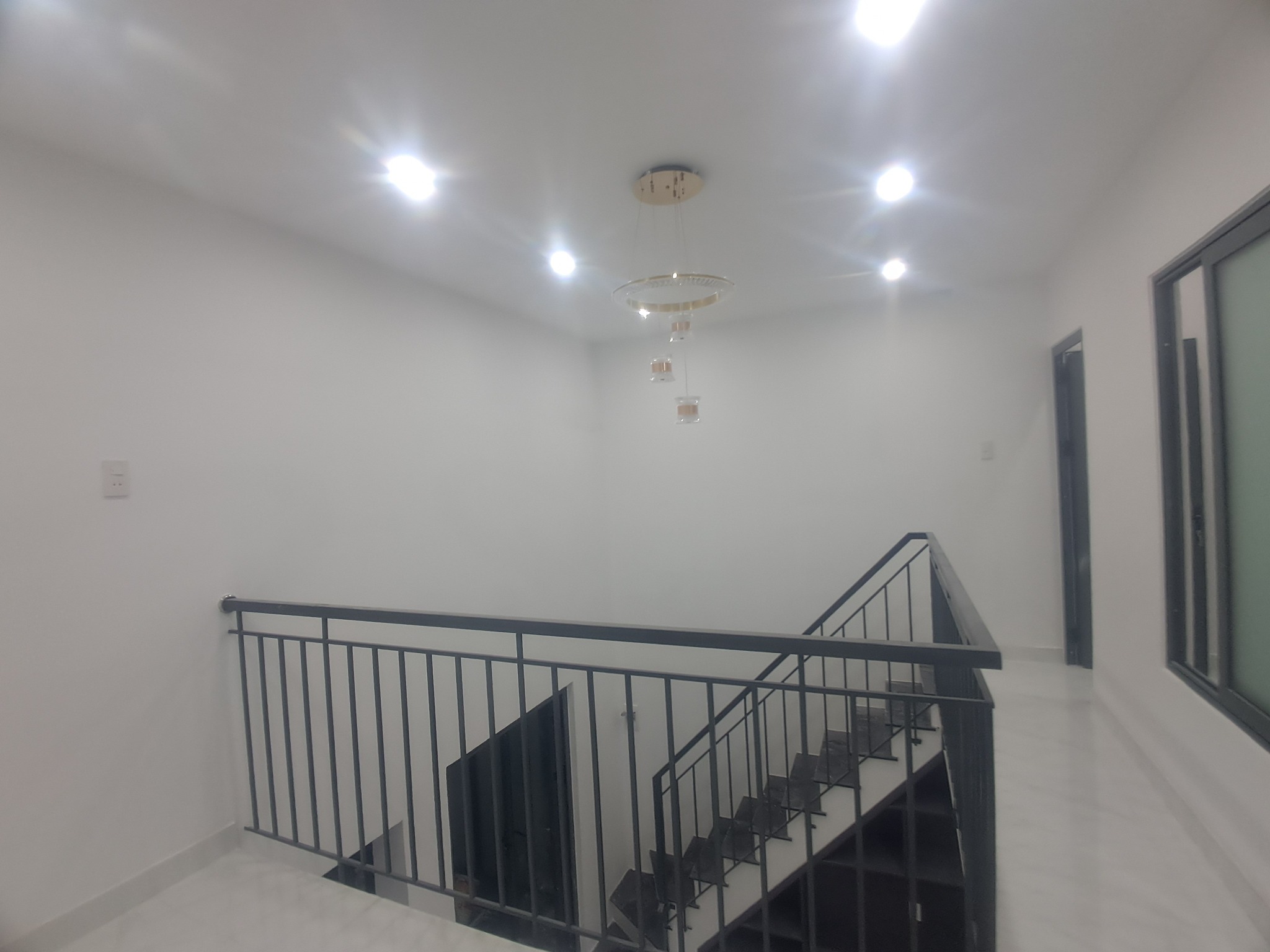► Nhà 60m ra MT Hải Phòng đối diện Ga Tàu, 44m2, lửng đúc 2PN, 2.45 tỷ - Ảnh 2