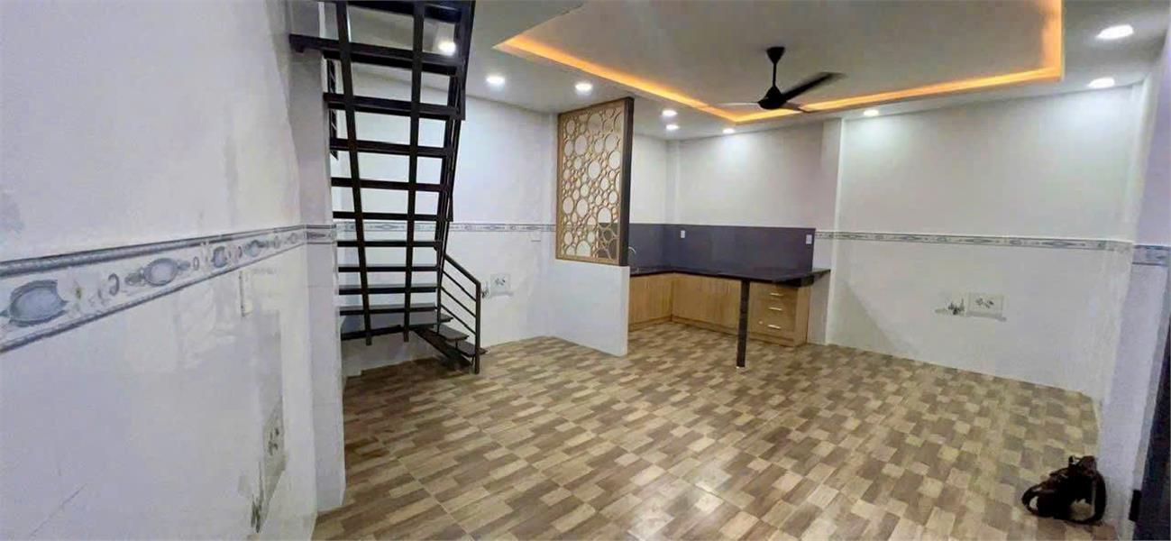 **Bán nhà mặt tiền Nguyễn Thanh Tuyền** phường 2 Tân Bình; (4*17) 4 tầng, 11 tỷ - Ảnh 2