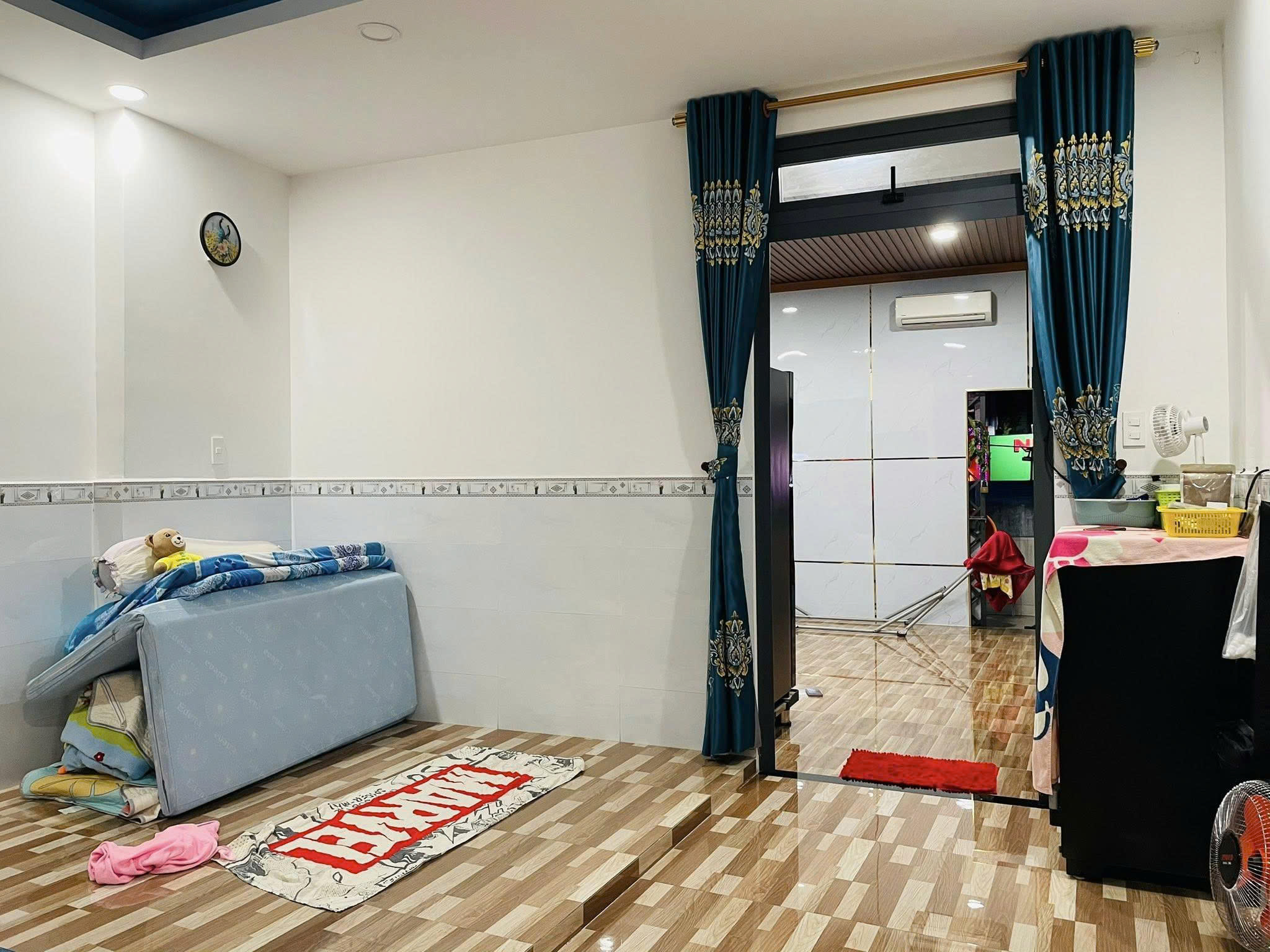 Bán nhà Mặt tiền Lạc Long Quân - ngay chợ Vải Tân Bình, 4,9x14m, 4 Tầng - 4PN, 17,9 tỷ - Ảnh chính