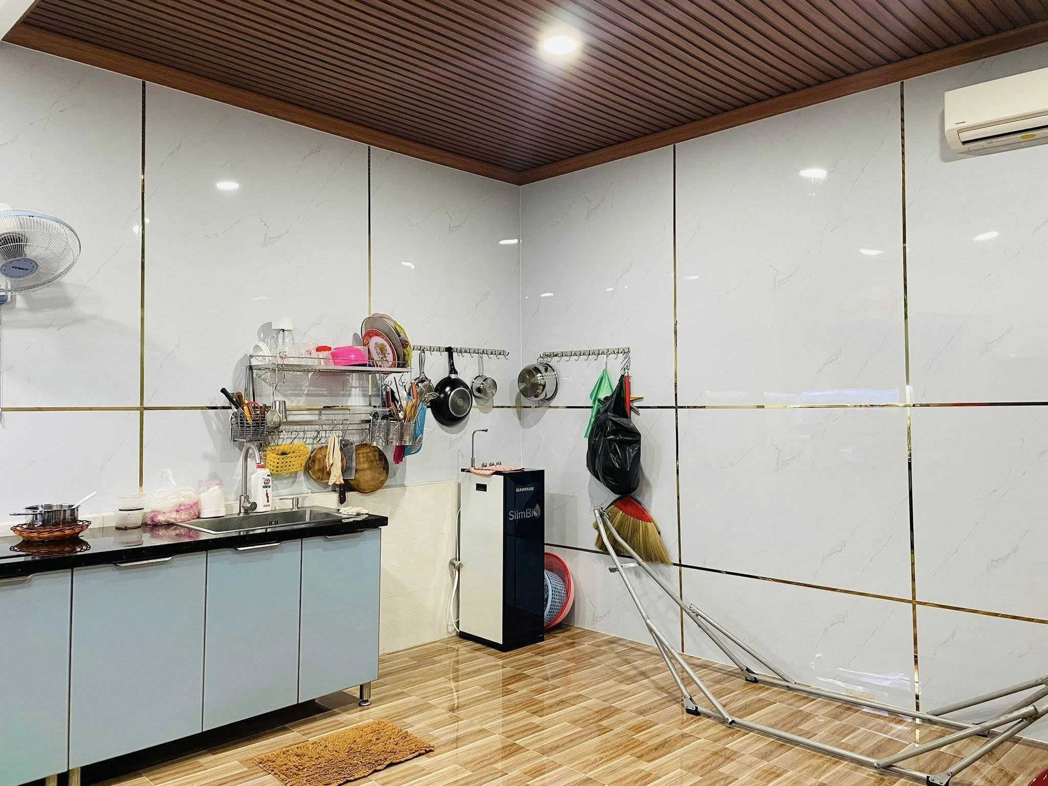 Bán nhà Mặt tiền Lạc Long Quân - ngay chợ Vải Tân Bình, 4,9x14m, 4 Tầng - 4PN, 17,9 tỷ - Ảnh 2