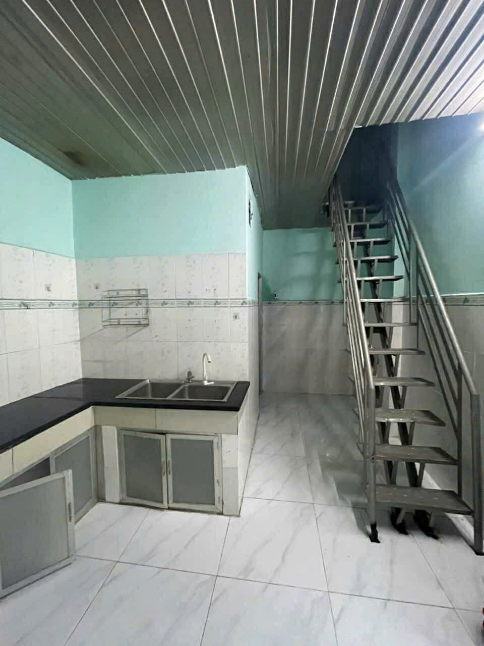 Nhà gác lửng lô góc 5 x 14m – hẻm xe hơi Tân Chánh Hiệp – SHR – Giá tốt! - Ảnh chính