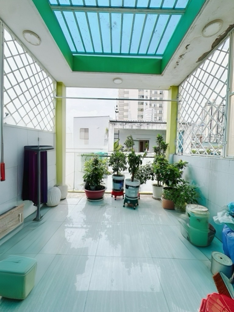 NHÀ MẶT PHỐ THIẾT KẾ ĐẸP  KHU AN NINH GẦN CHỢ ,SIÊU THỊ , TRƯỜNG ĐẠI HỌC- THÔNG TỪ HOÀNG DIỆU RA - Ảnh 2