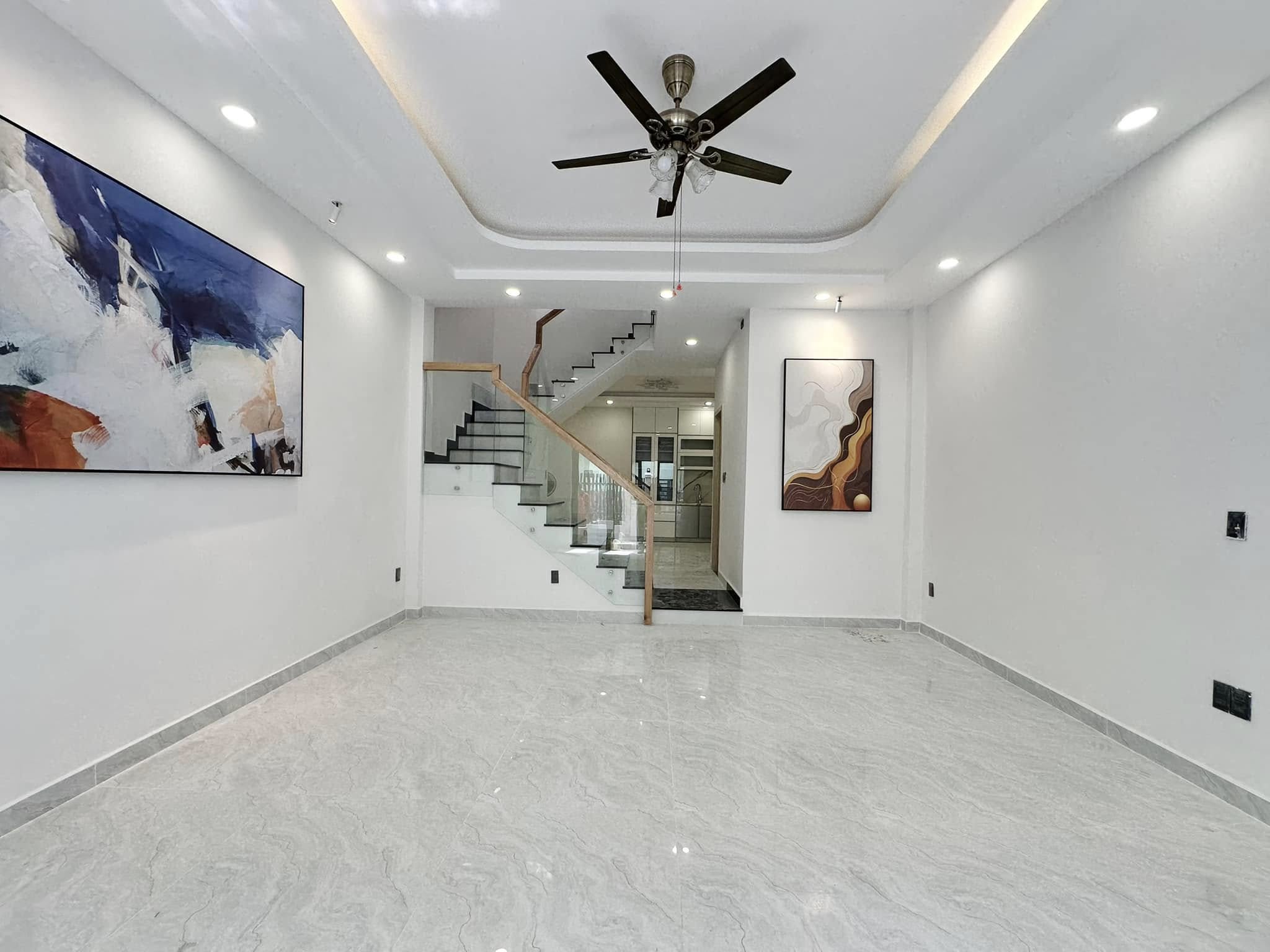 BÁN NHÀ HOÀNG QUỐC VIỆT 101M2X5T,VIEW HỒ,ÔTÔ, KINH DOANH,MẶT TIỀN 5.3M, GIÁ 32.8 TỶ - Ảnh 2