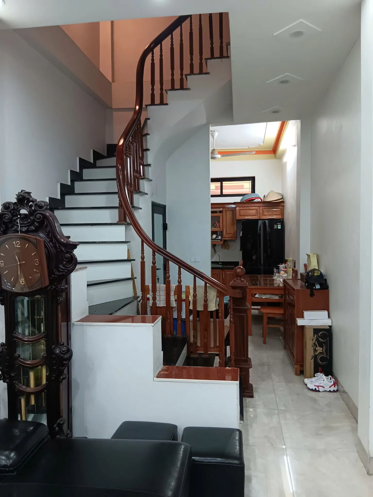 bán Nhà  Ngõ Thịnh Hào1 35/38m2.  4 tầng. mặt tiền3.1m giá  8.8 tỷ Đống Đa Hà Nội - Ảnh 1