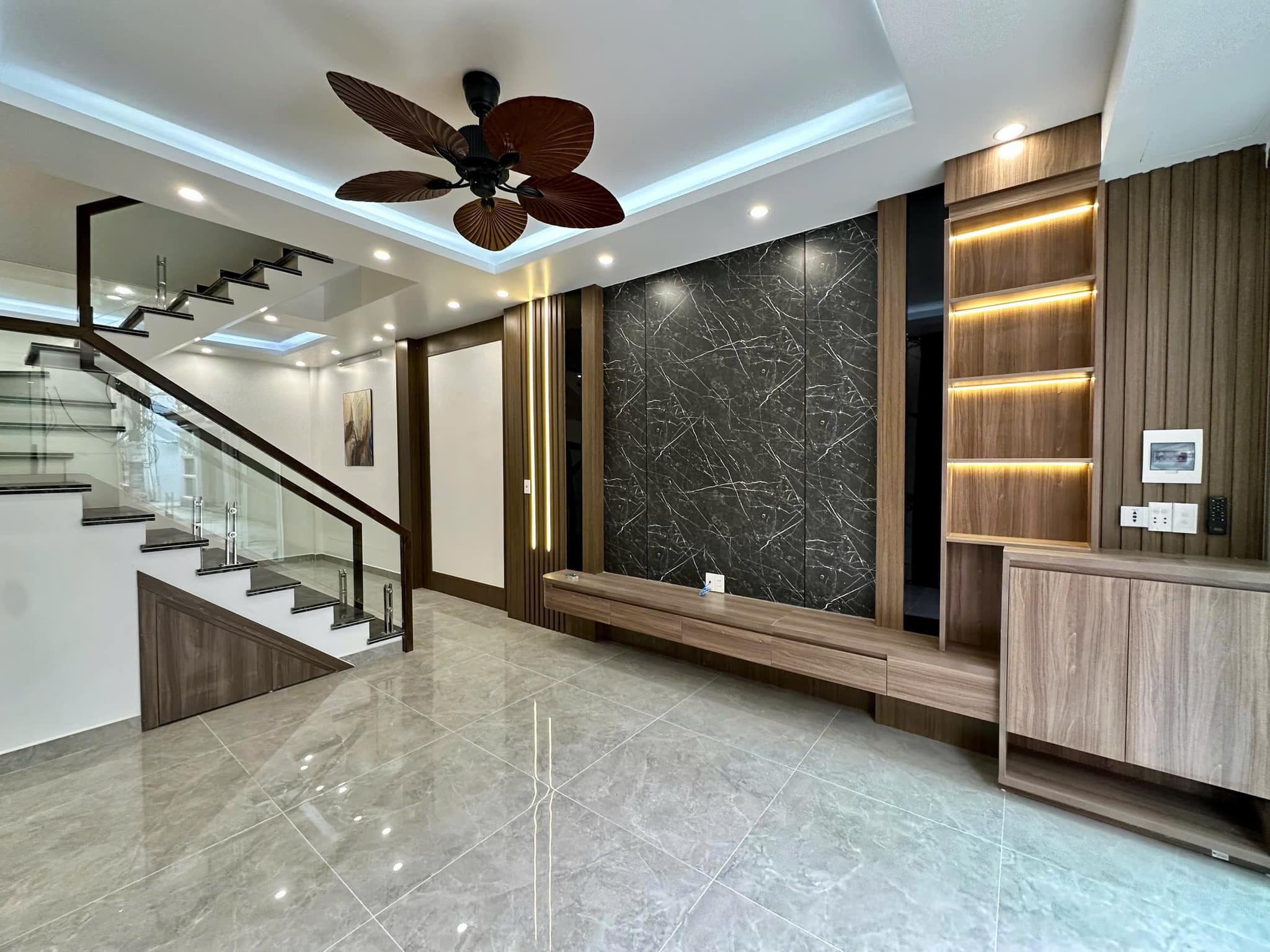 Nhà 4 tầng mới tinh mặt ngõ tuyến 2 Thiên Lôi, giá 3.9 tỉ, gần Hoàng Huy - Ảnh 1