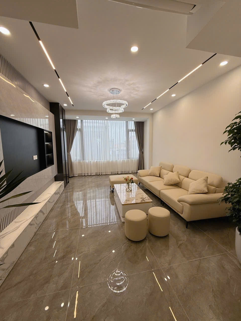 Nhà đẹp như khách sạn 7 tầng x thang máy x Gara ô tô ngõ 426 Ngọc Thụy, L.Biên - Ảnh 2