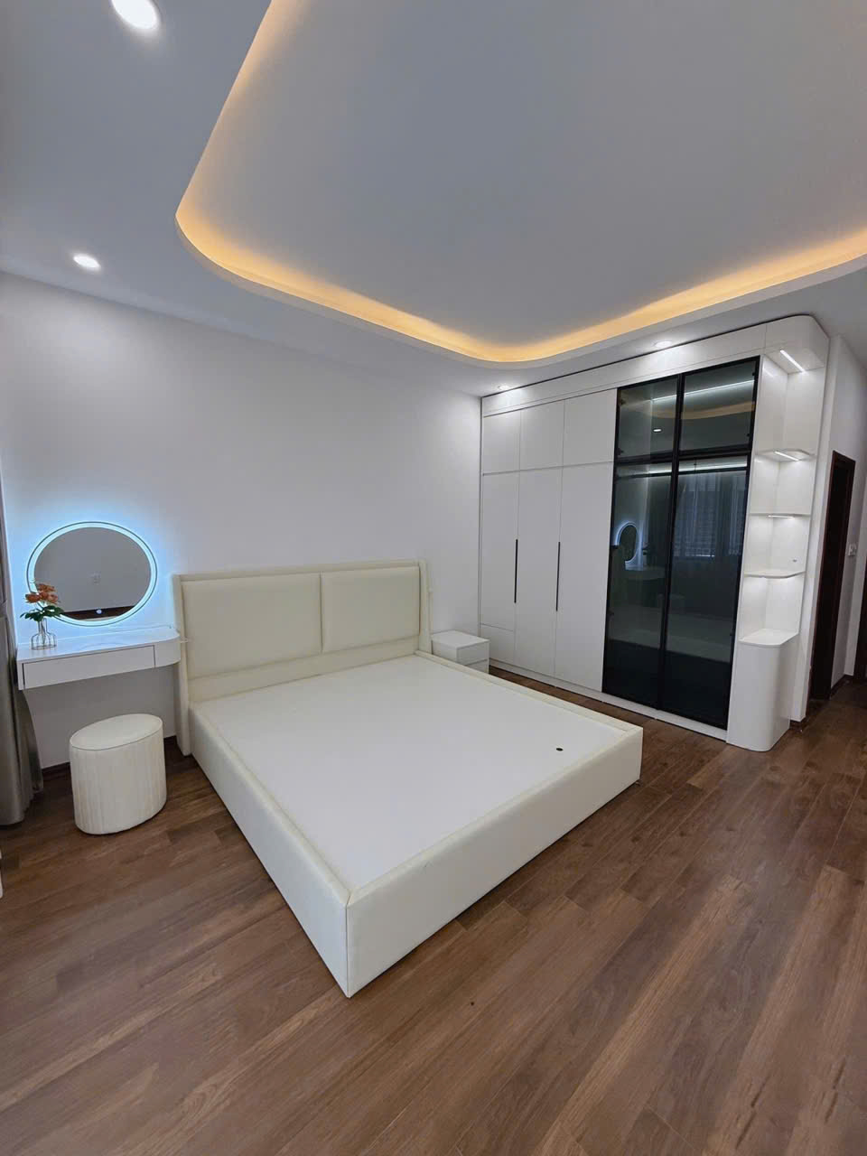 Nhà đẹp như khách sạn 7 tầng x thang máy x Gara ô tô ngõ 426 Ngọc Thụy, L.Biên - Ảnh 4