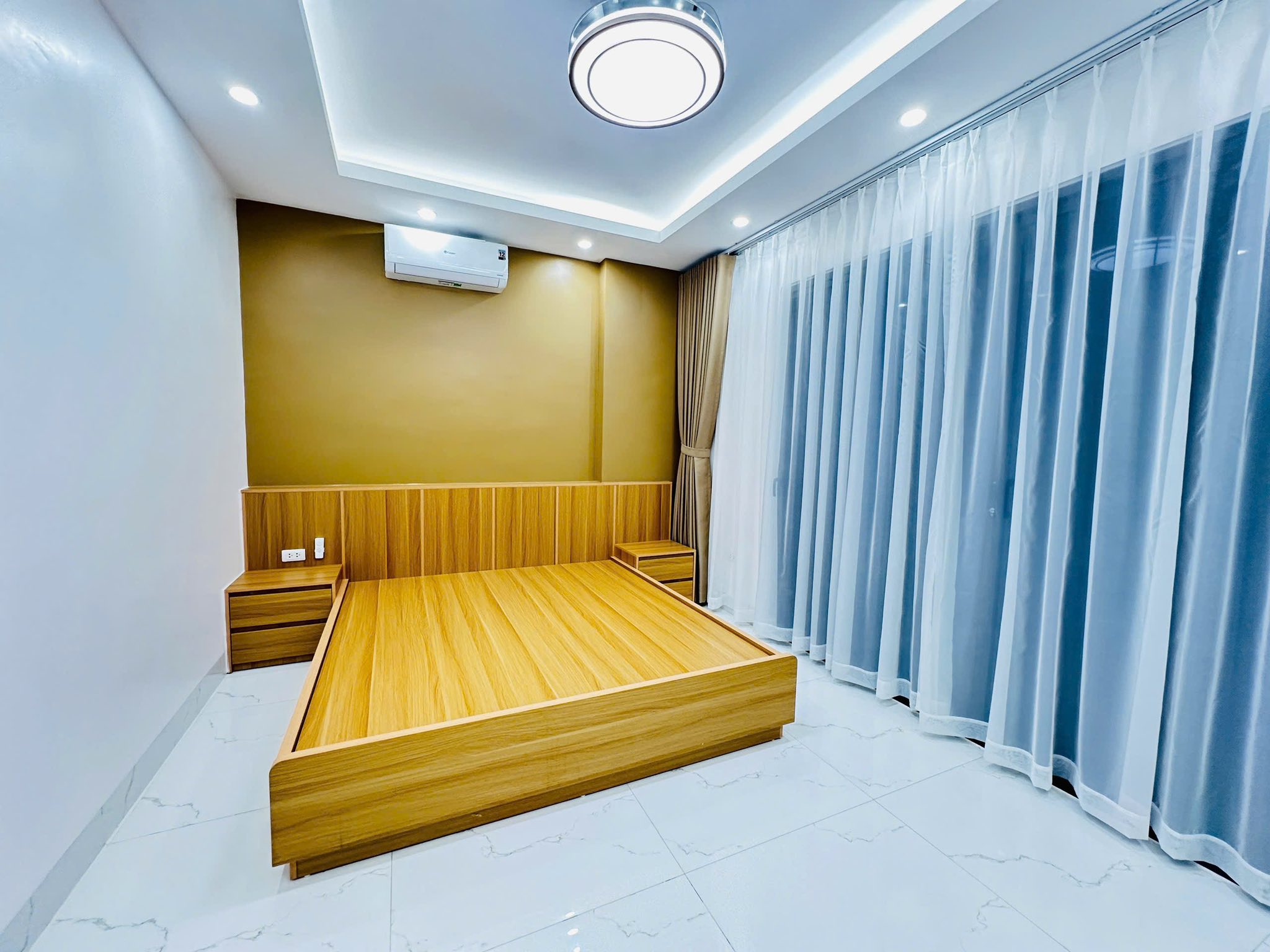 Ô tô Phân lô Thang máy Hoàng Quốc Việt 60m 6T, MT 5m, nhỉnh 25 tỷ - Ảnh 1