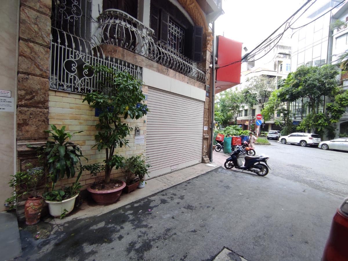 Bán nhà mặt phố Hoàng Quốc Việt – Cầu Giấy, 70m² x 5 tầng, mặt tiền 6m – Giá 28 tỷ - Ảnh 1