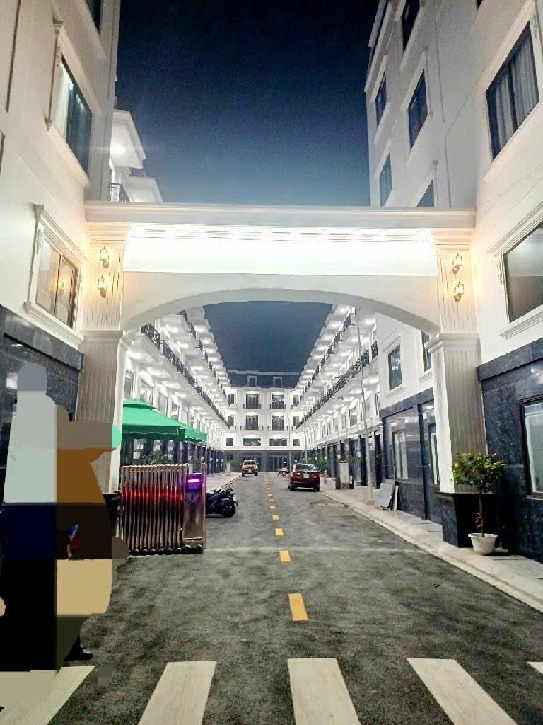 SIÊU PHẨM MT 5 TẦNG - SHOPHOUSE THÀNH ĐÔ 2 TÔ NGỌC VÂN - GIÁ 12.6 TỶ - Ảnh 1