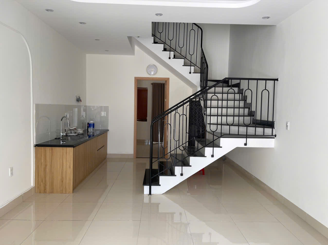 ✨ CHO THUÊ NHÀ ĐẸP 3 TẦNG MỚI XÂY KIỆT BÀ TRIỆU ĐỐI DIỆN SIÊU THỊ GO - Ảnh 3