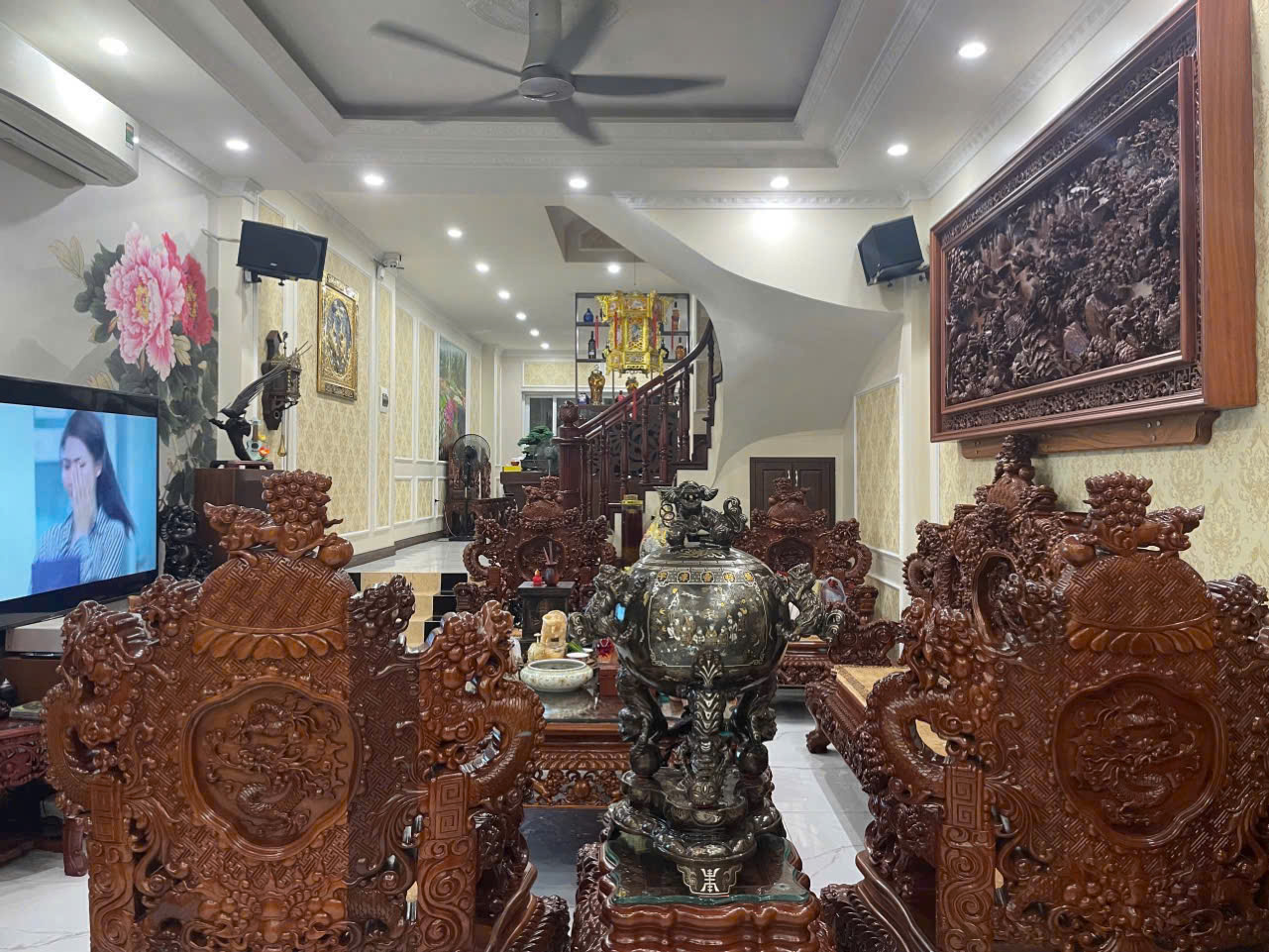 Phân lô Nguyễn Chí Thanh,oto tránh vòng quanh,1 nhà ra mặt phố,kinh doanh,nhà dân xây kiên cố - Ảnh 1