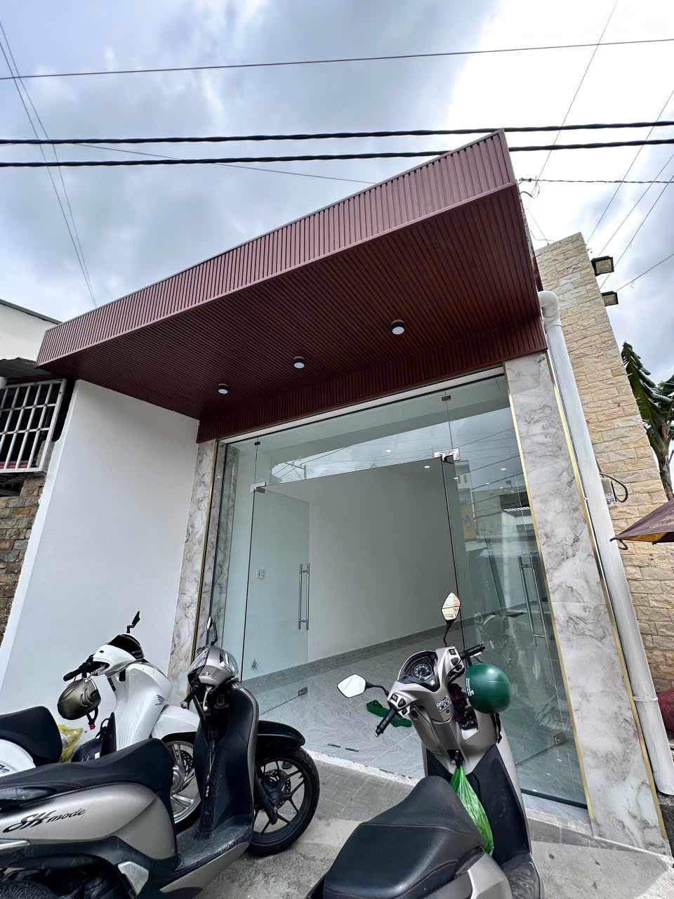 BÁN NHÀ MẶT TIỀN ĐƯỜNG BÙI VĂN NGỮ – HÓC MÔN – DIỆN TÍCH KHỦNG 4.1 x 52m – NHÀ MỚI CHƯA QUA SỬ DỤNG - Ảnh 3