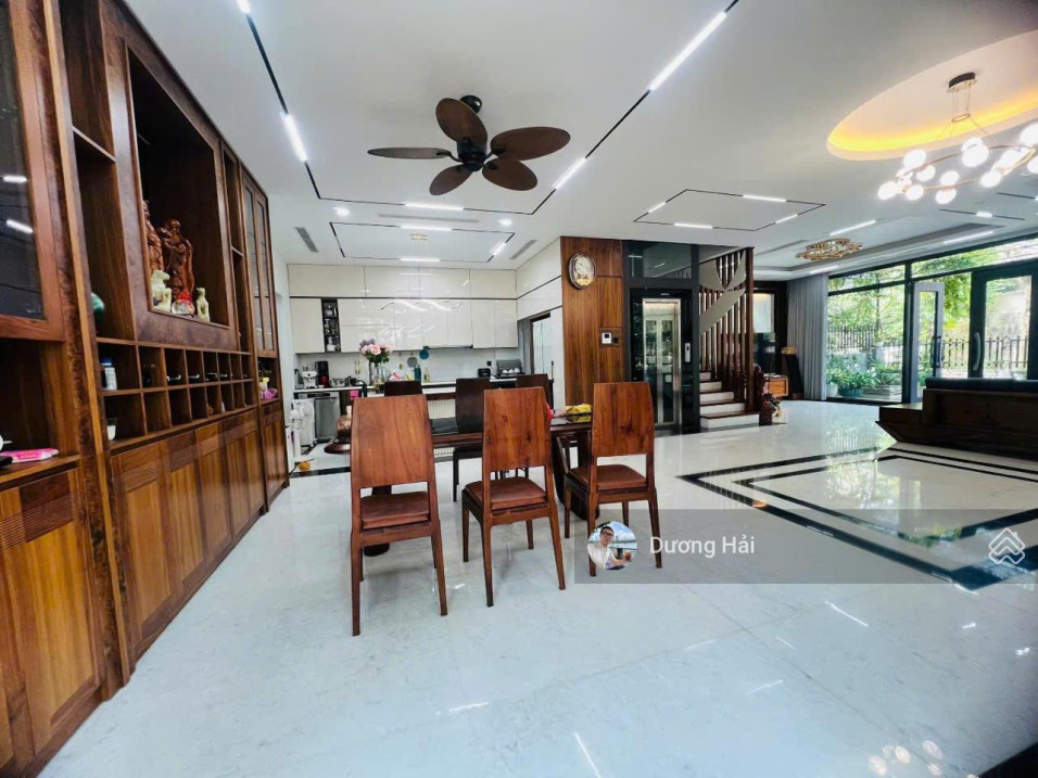 Bán nhà mặt phố gần Hoàng Quốc Việt - Nguyễn Phong Sắc vỉa hè 75m2 5 tầng thang máy - Ảnh 2